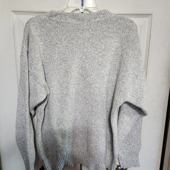 Womens Gray Sweater with American Flag Design - Picture 8 of 9